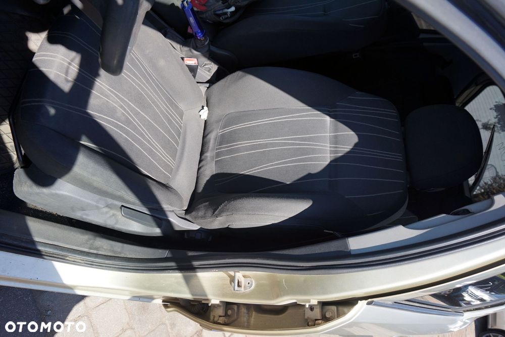 FOTEL PRZEDNI LEWY CORSA D IV 5D HB  OPEL 2006-2011 - 1