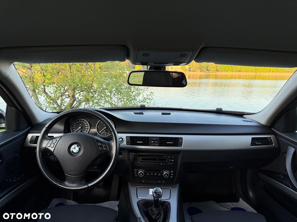 BMW Seria 3 318d DPF - 16