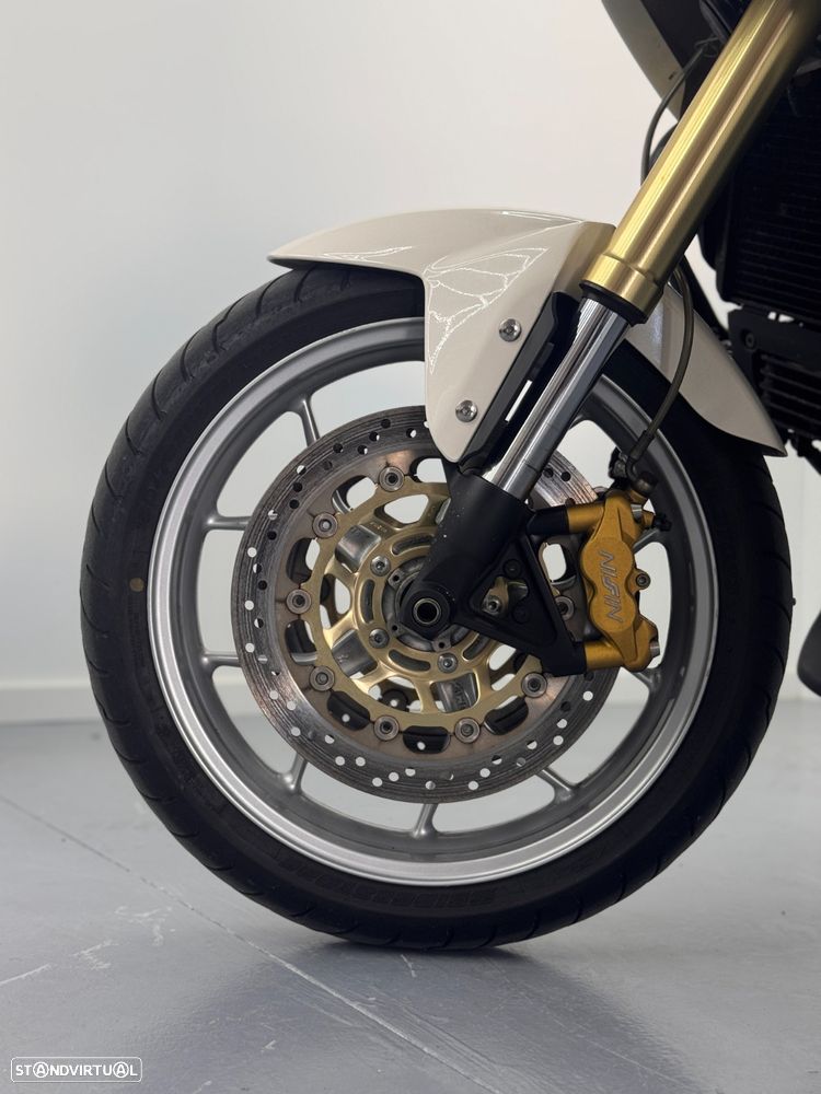 Triumph Tiger 1050 - 15