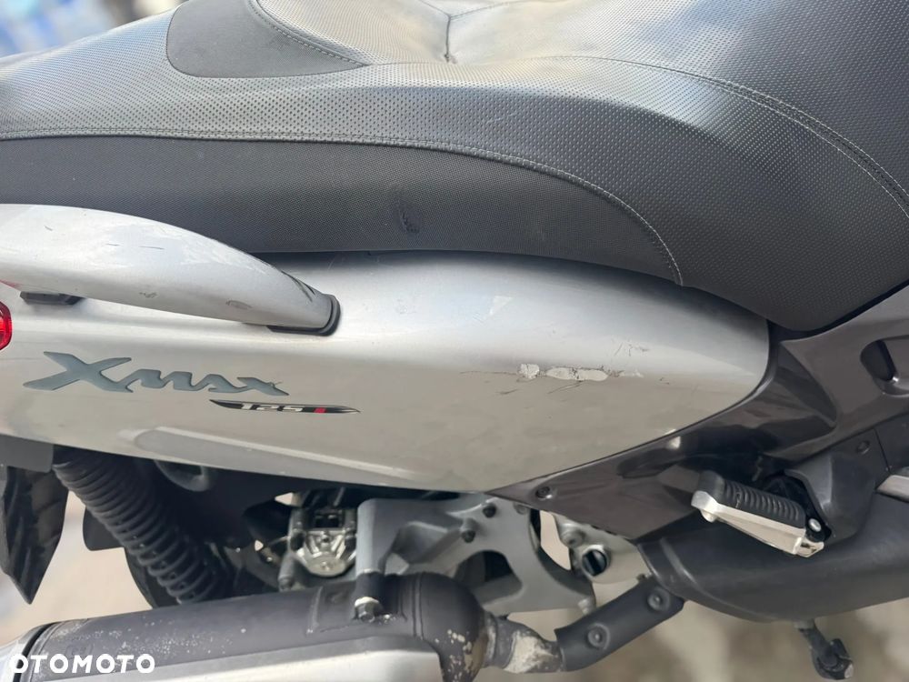 Yamaha X-max - 12
