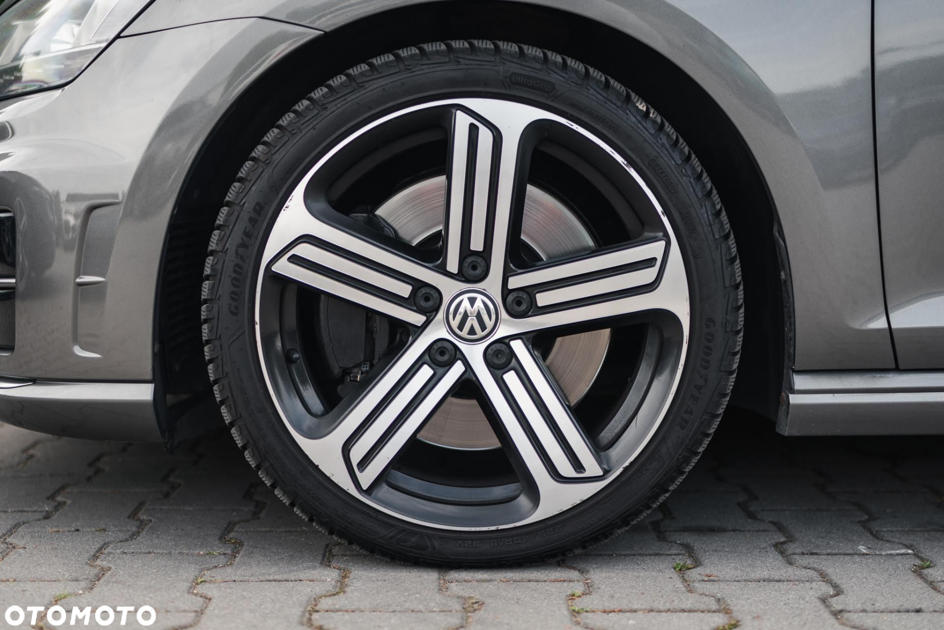 Volkswagen Golf - 39