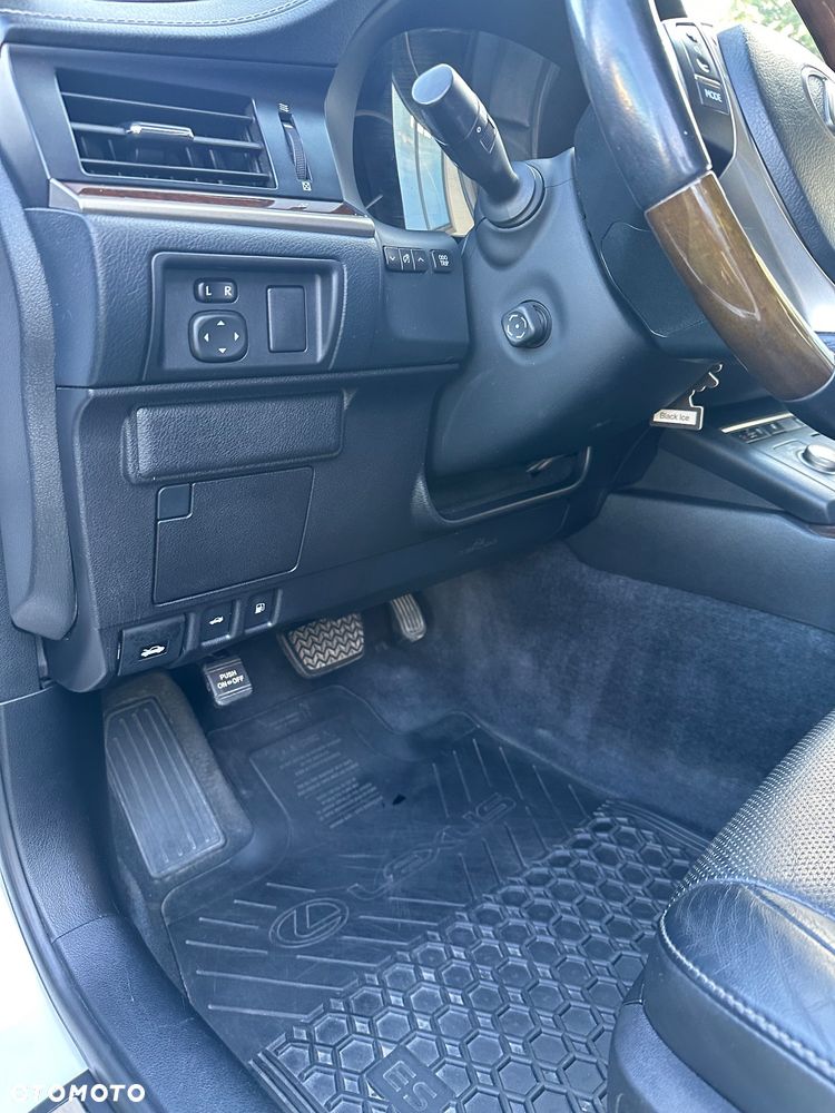 Lexus ES - 24