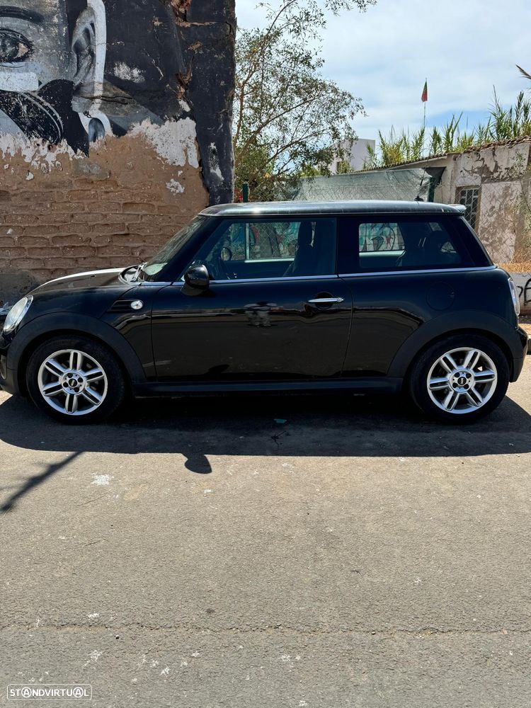 MINI 3 Portas One D - 4