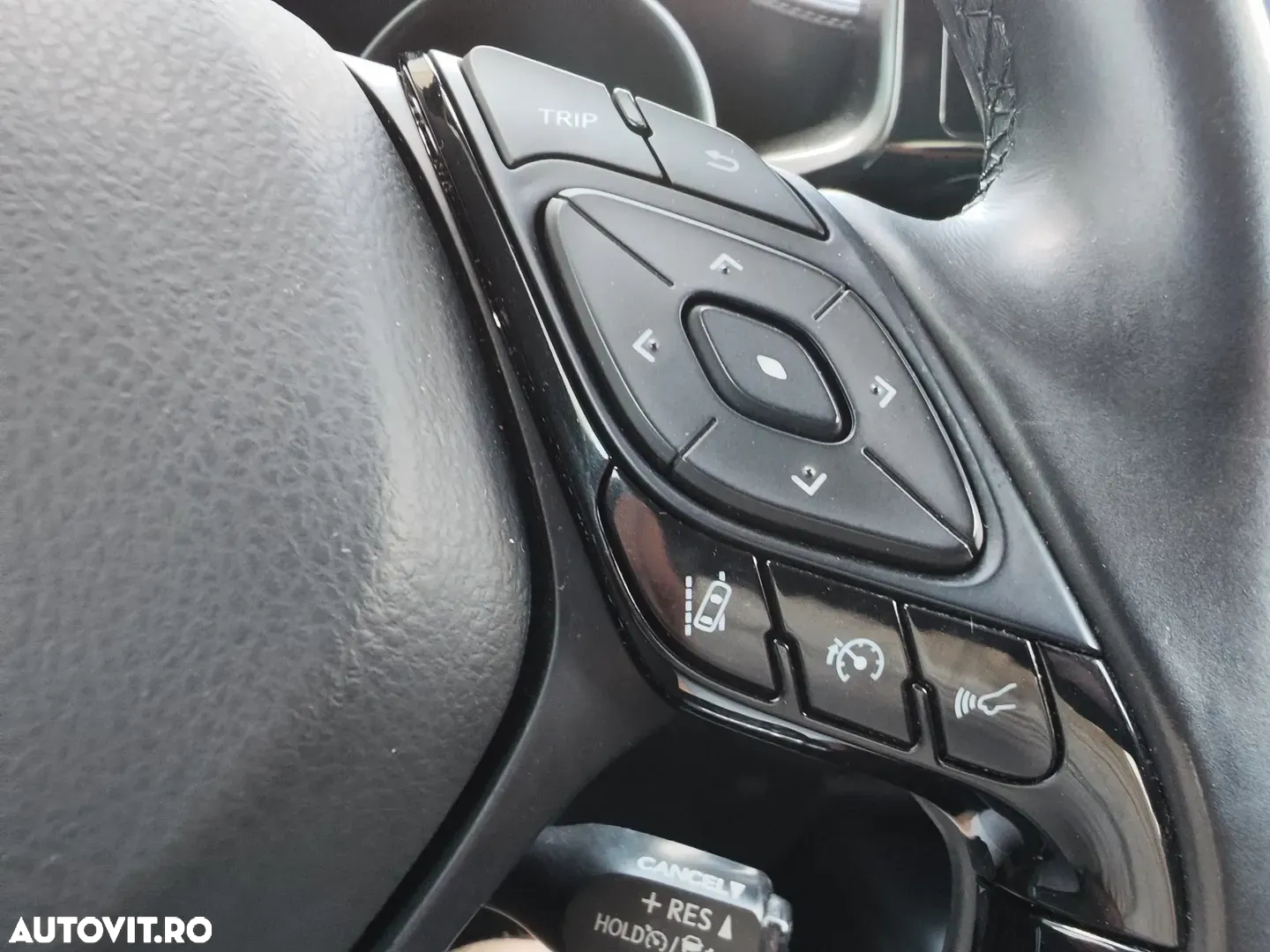 Toyota C-HR 1.8 Hybrid Business Edition - 18