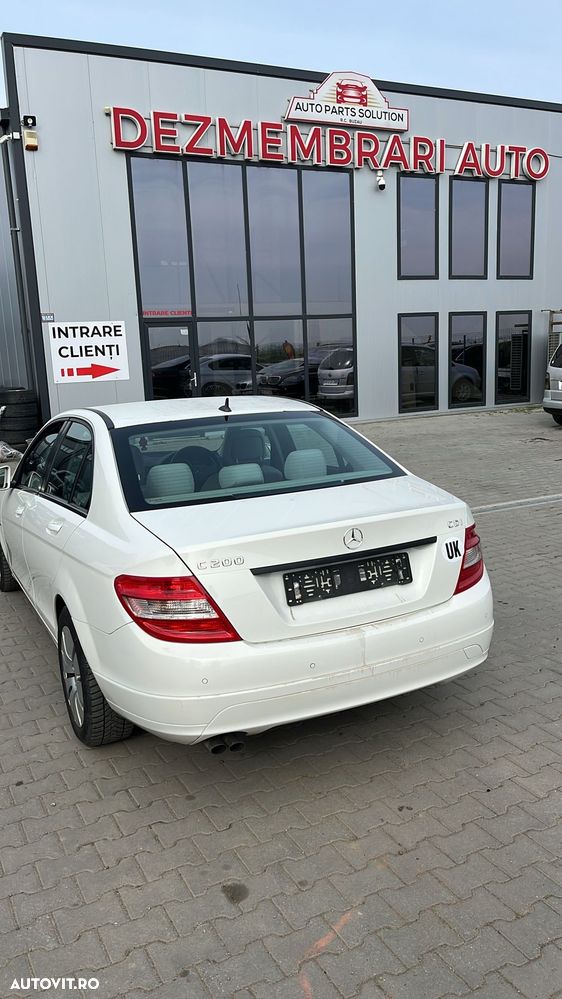 Dezmembram Mercedes-Benz C class w204 2.2 diesel din 2010 - 3
