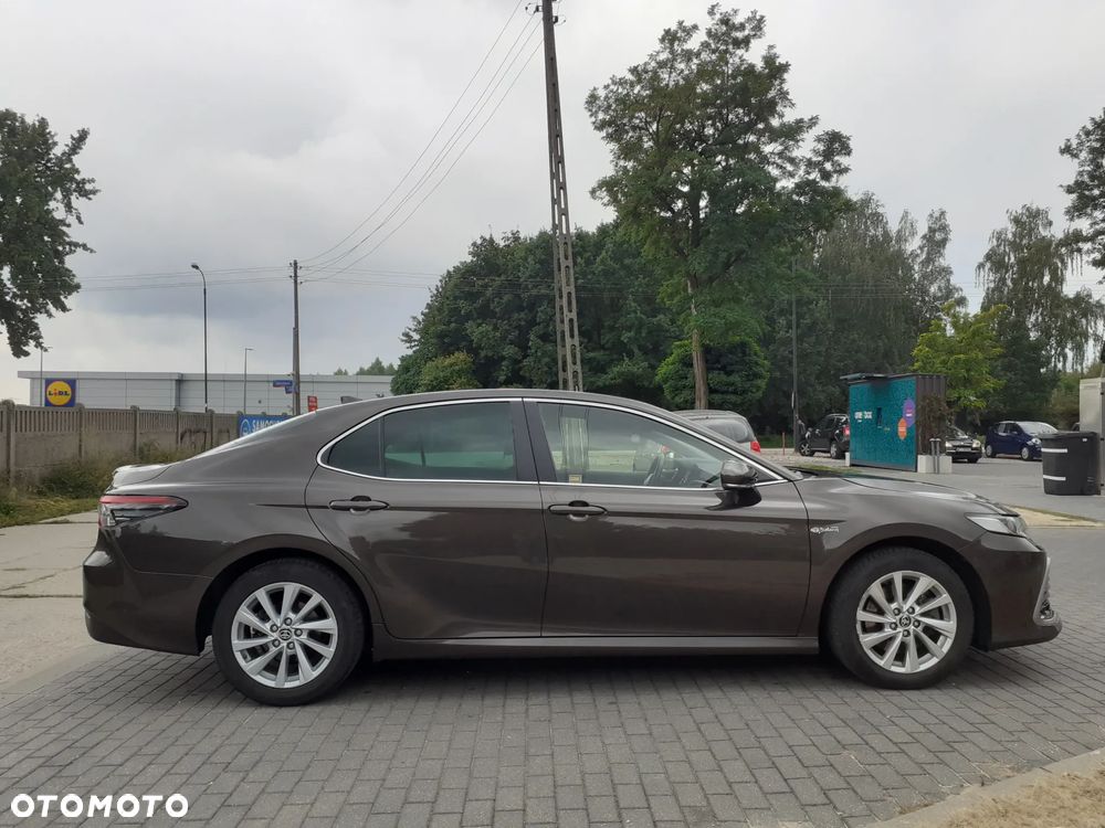 Toyota Camry - 6