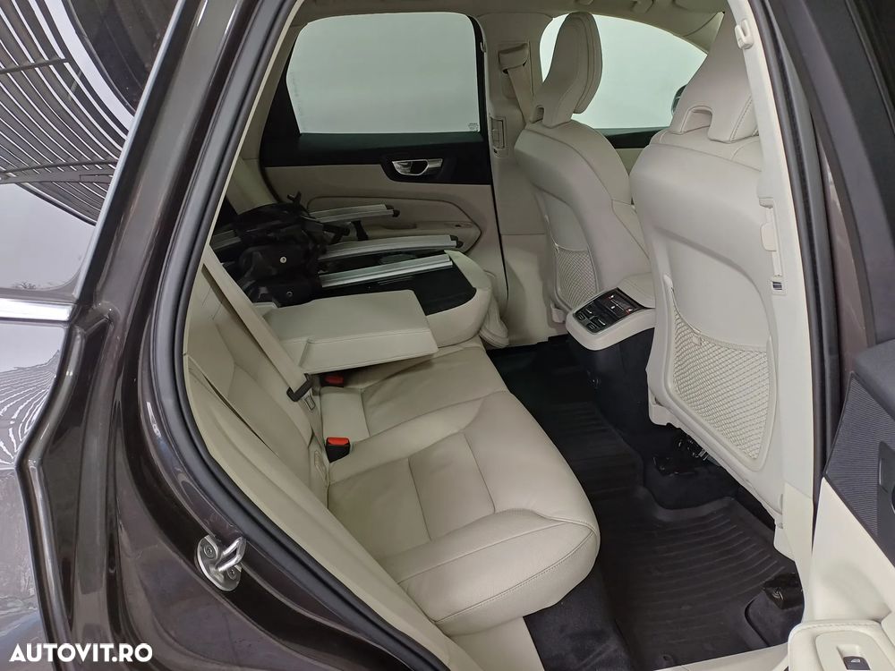 Volvo XC 60 T5 AWD Inscription - 29