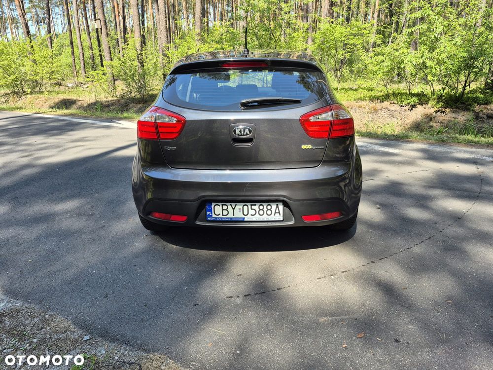 Kia Rio 1.2 L - 5