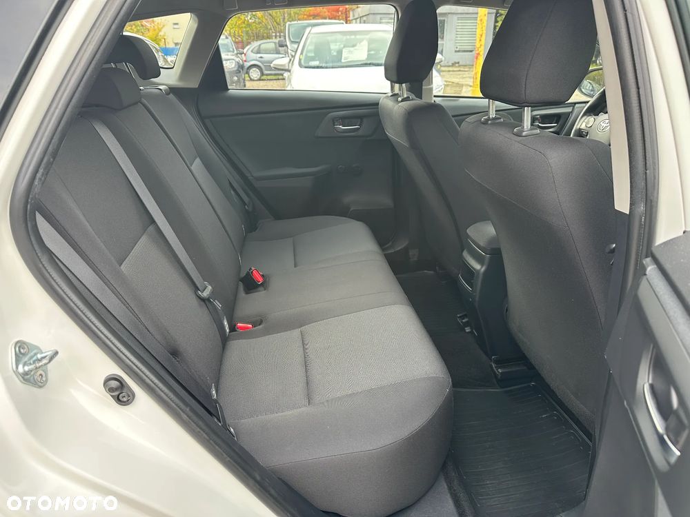 Toyota Auris - 22