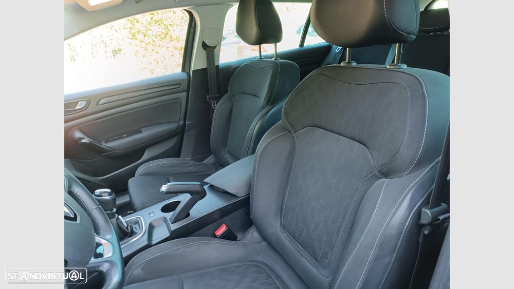 Renault Mégane 1.5 Blue dCi Limited - 9