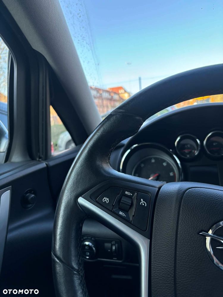 Opel Astra 2.0 CDTI DPF Cosmo - 16