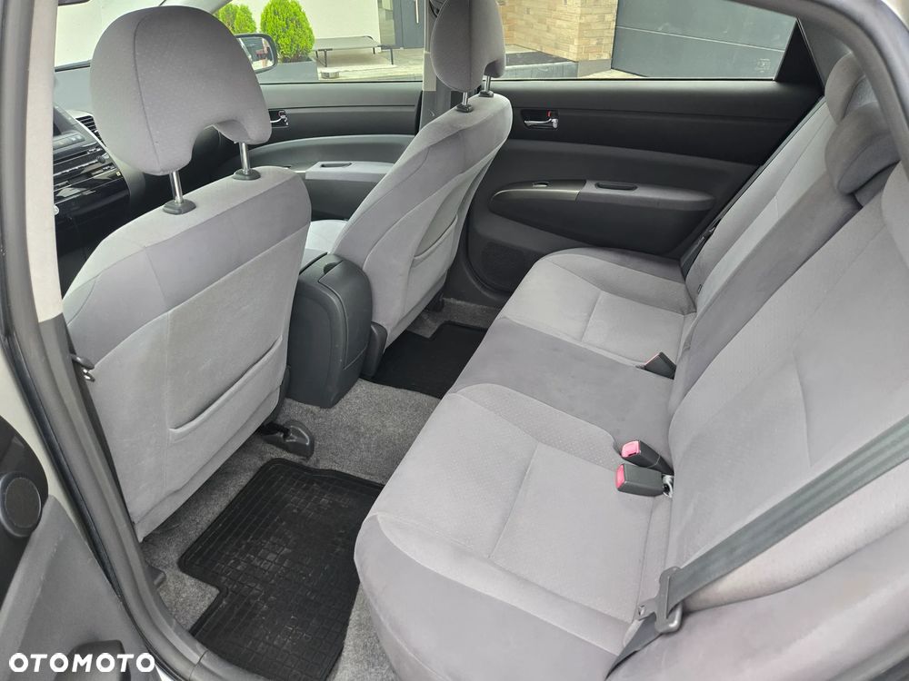 Toyota Prius 1.5 VVT-i Sol - 9