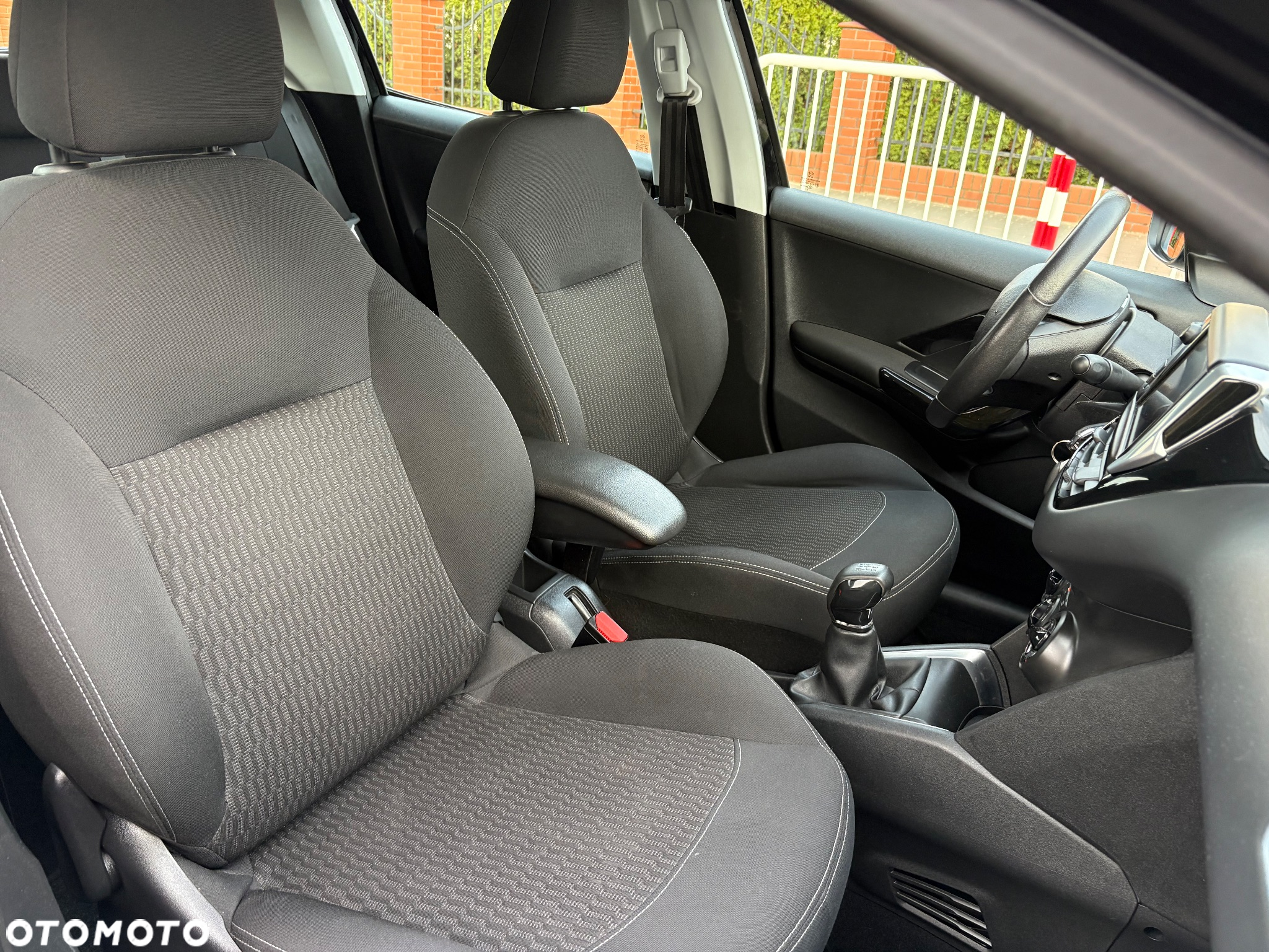 Peugeot 208 PureTech 82 Start & Stop Tech Edition - 27