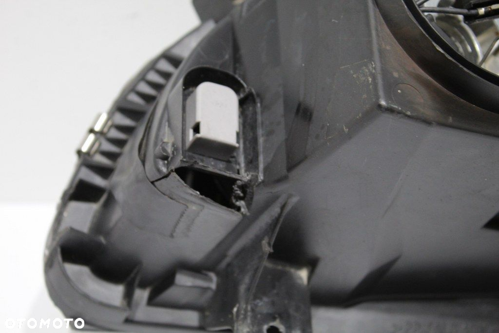Volvo V60 XC70 Xenon Prawy Lampa Uszkodzona Przetwornica - 3