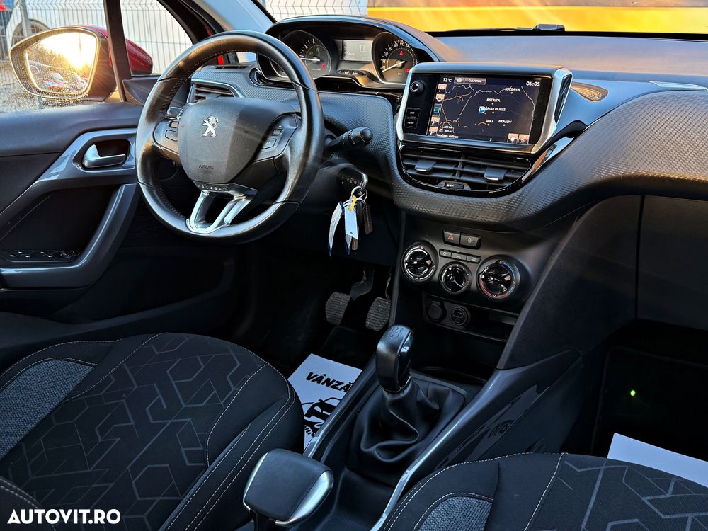 Peugeot 2008 PureTech 82 Style - 14