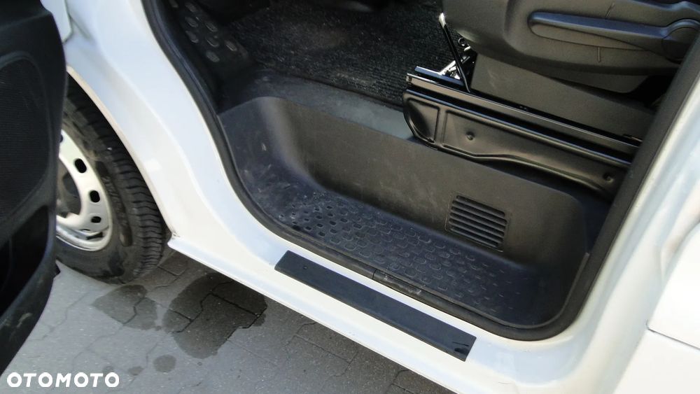 Renault Trafic - 15