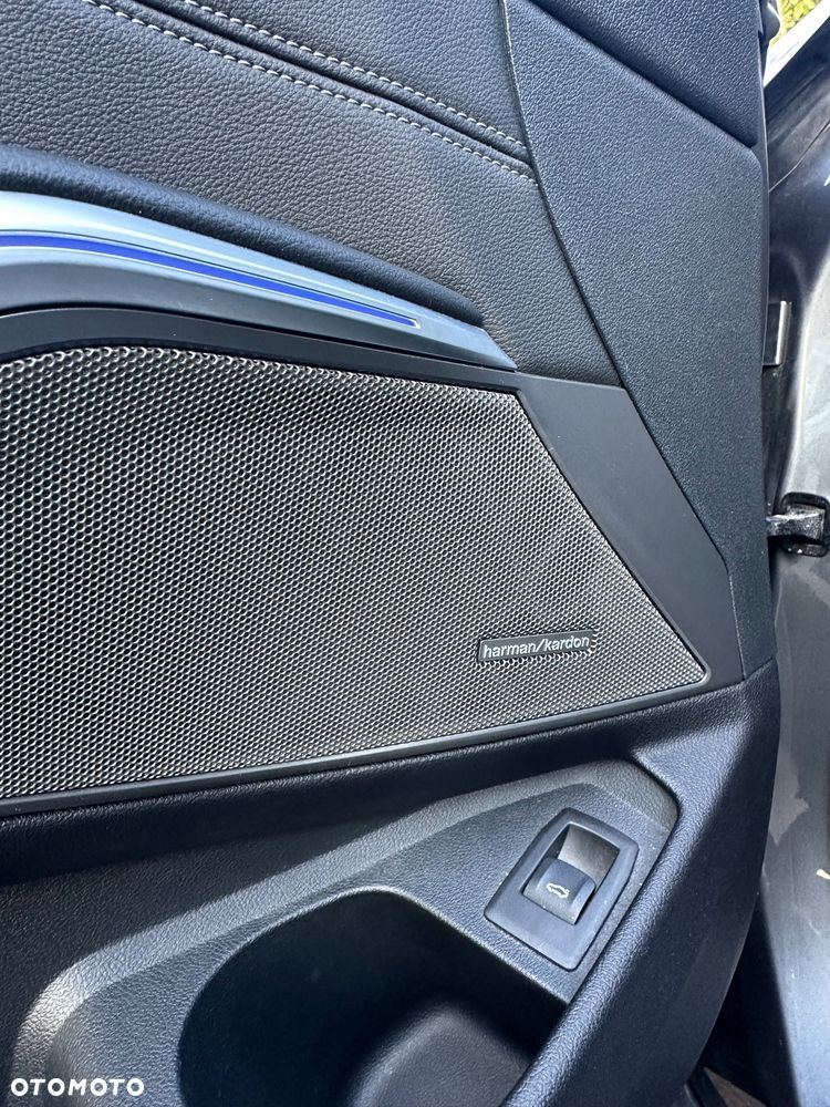 BMW Seria 3 330i xDrive - 15