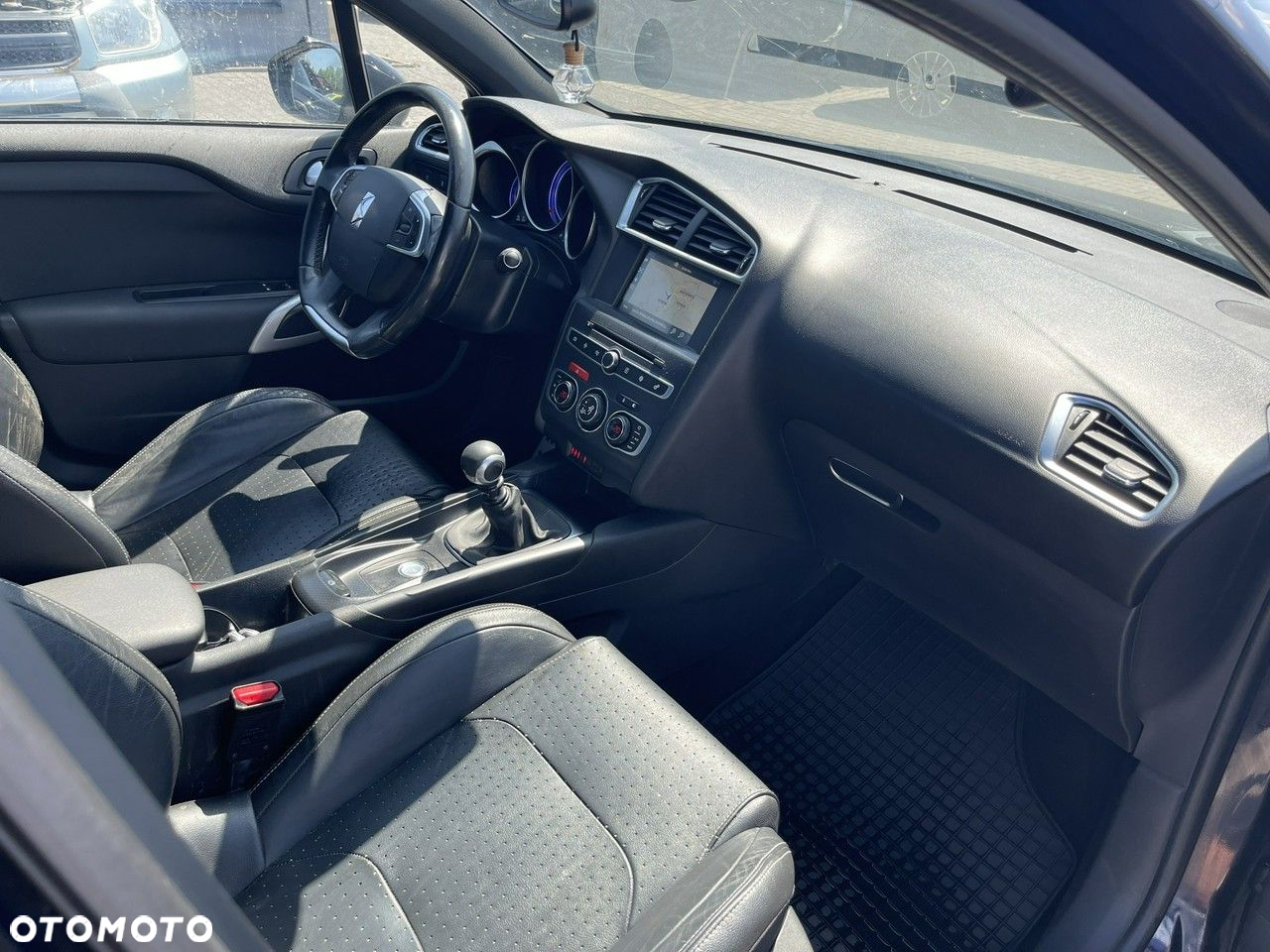 DS Automobiles DS 4 - 8