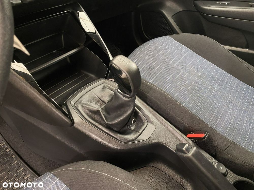 Peugeot 208 - 19