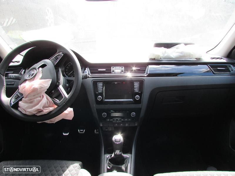 Skoda Favorit 1.2 i (89cv) de 2016 - Peças Usadas (5643) - 6