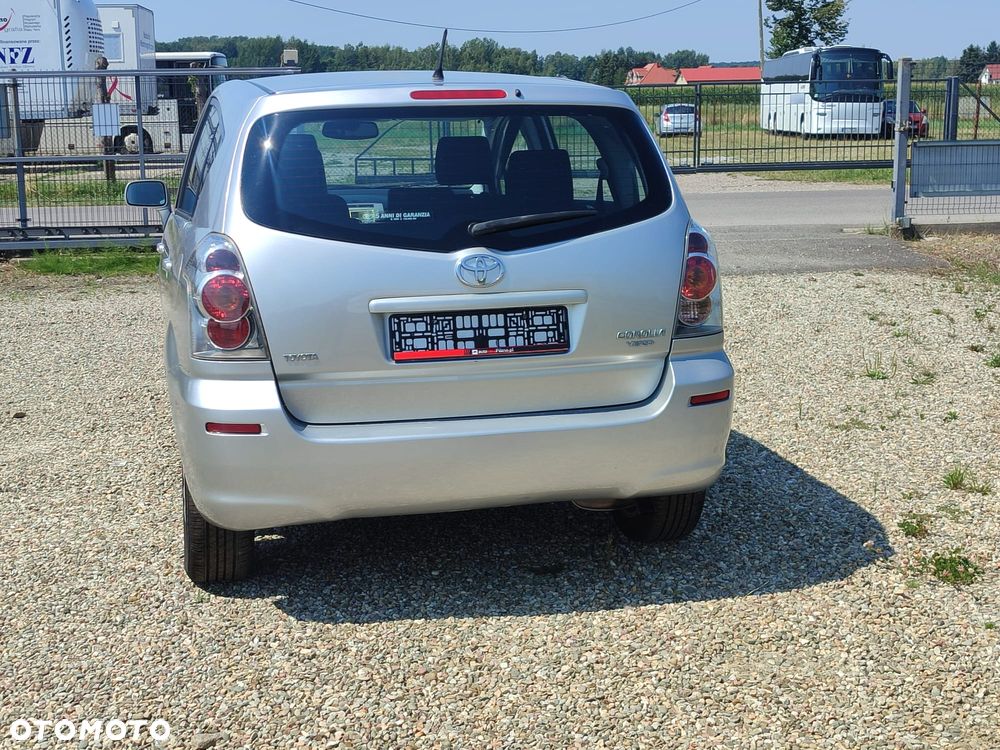 Toyota Corolla Verso - 6