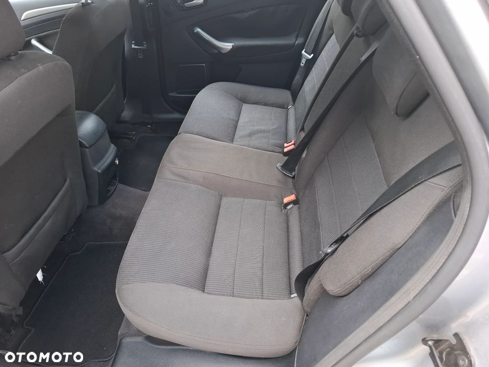 Ford Mondeo 1.8 TDCi Trend - 16