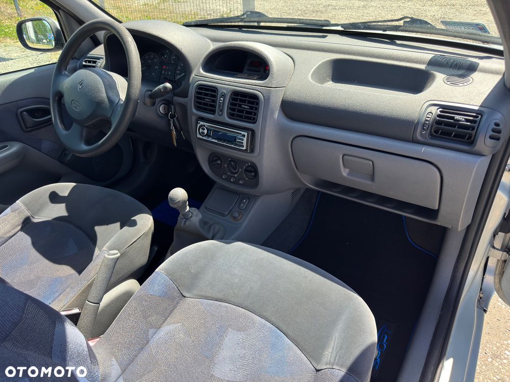 Renault Clio 1.4 16V Privilege - 30