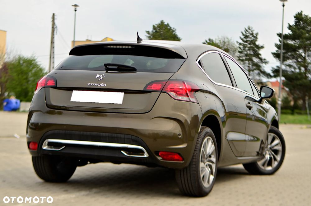Citroën DS4 e-HDi 115 SoChic - 8