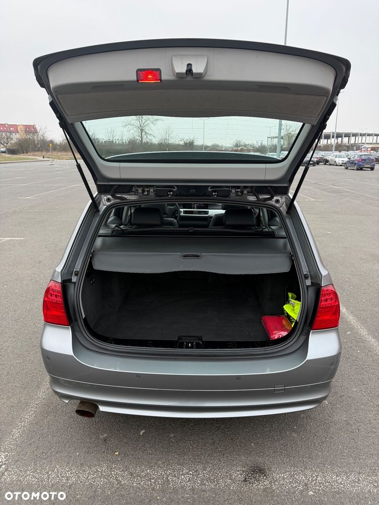 BMW Seria 3 318i - 6