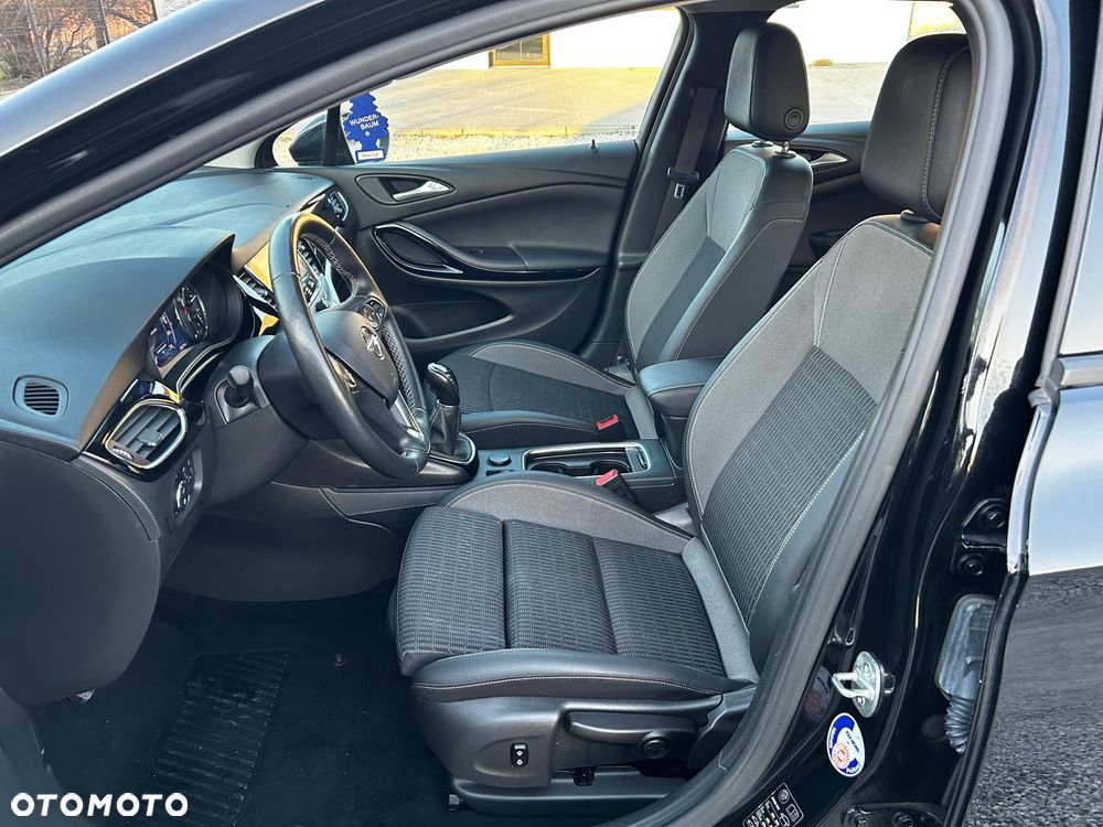 Opel Astra 1.2 Turbo Business Edition - 33