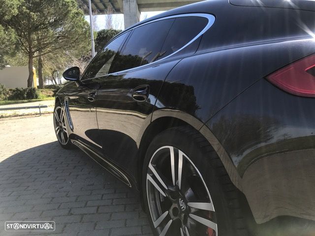 Porsche Panamera Turbo PDK - 13