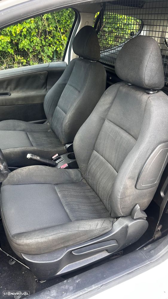 Peugeot 207 1.4 HDi Urban - 6