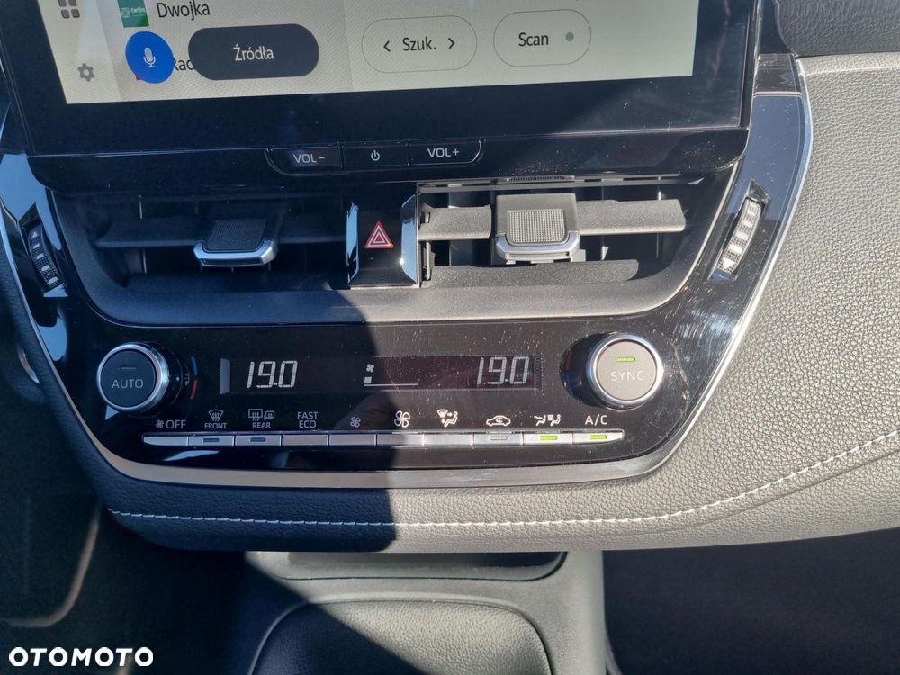 Toyota Corolla 1.8 Hybrid Comfort - 22