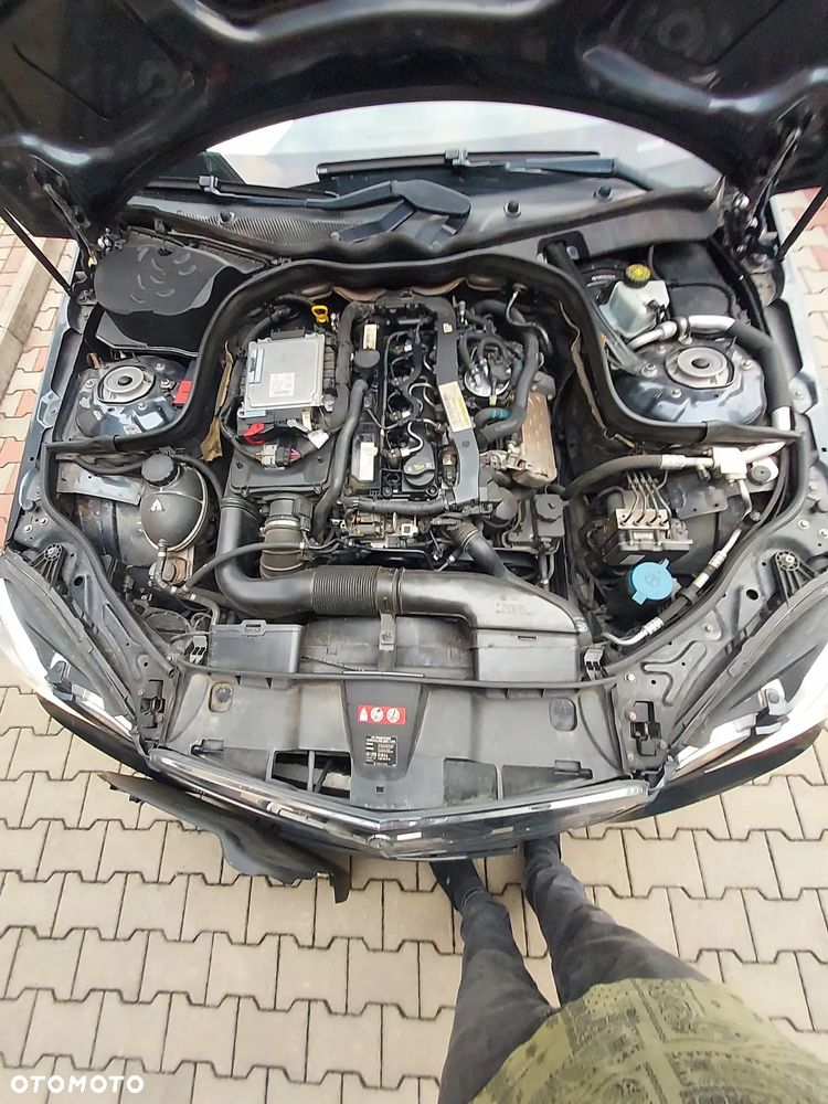 Mercedes-Benz Klasa E 200 T CDI DPF BlueEFFICIENCY - 23