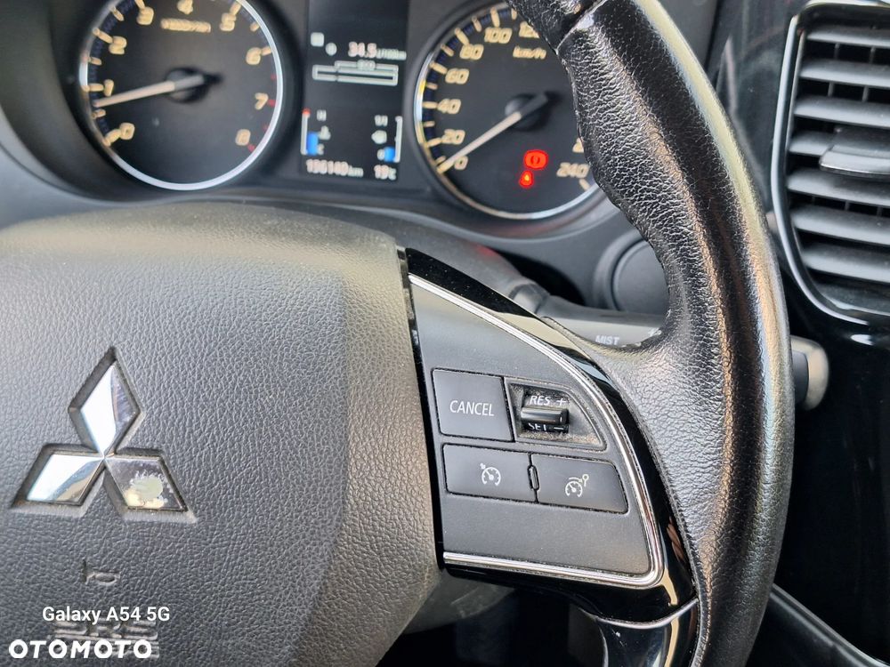 Mitsubishi Outlander 2.0 2WD SUV-Star - 27