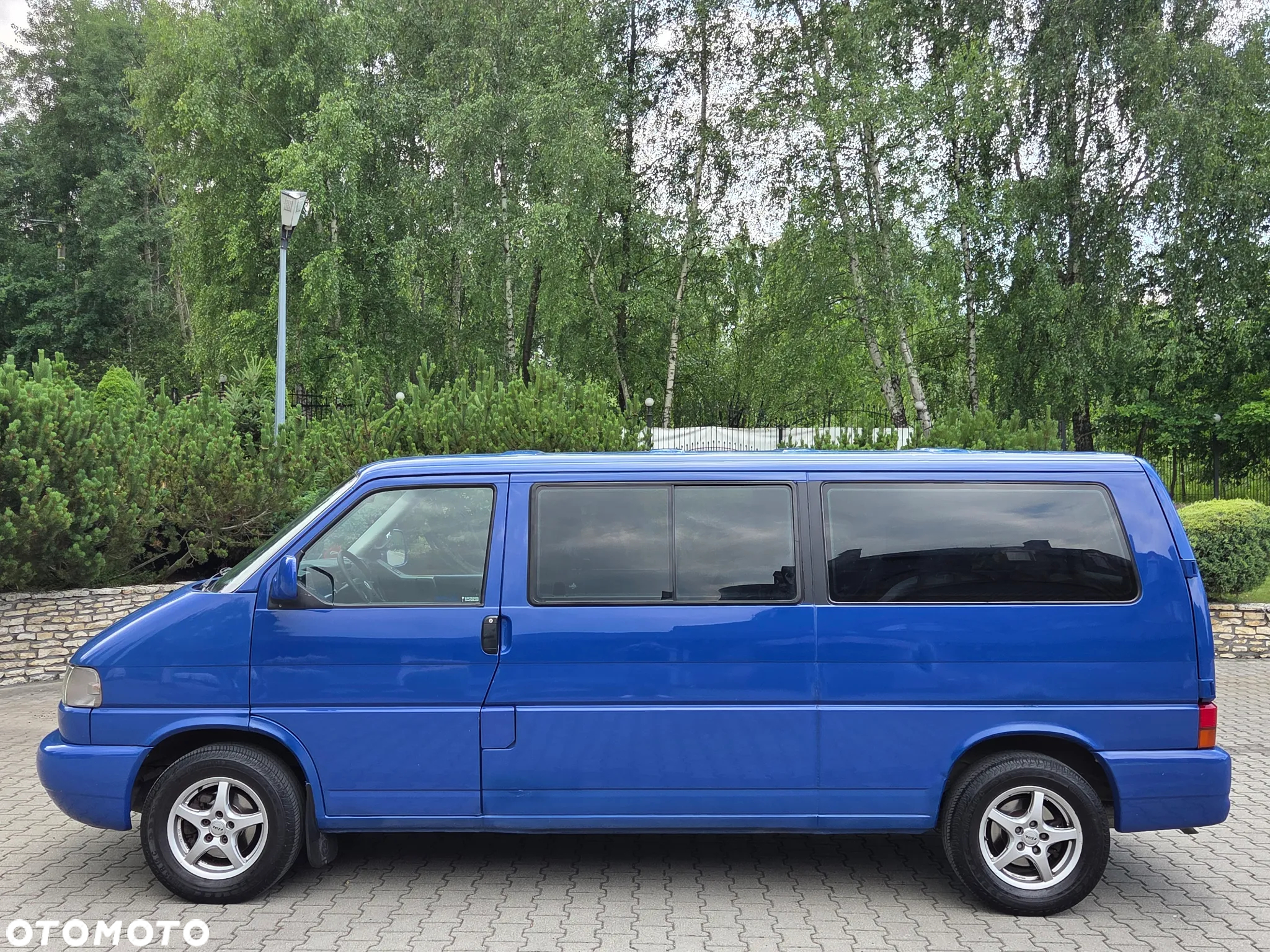 Volkswagen Caravelle - 4