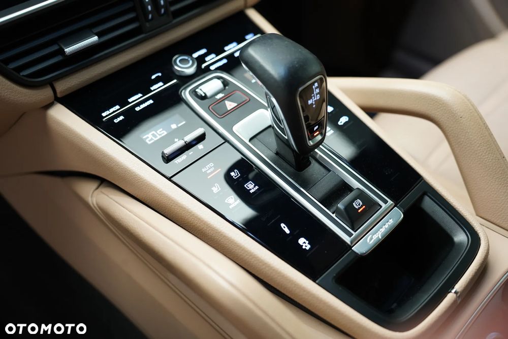 Porsche Cayenne Standard - 17