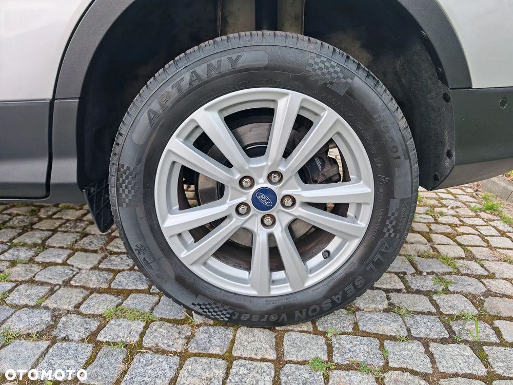Ford Kuga 1.5 EcoBoost 2x4 Titanium - 32