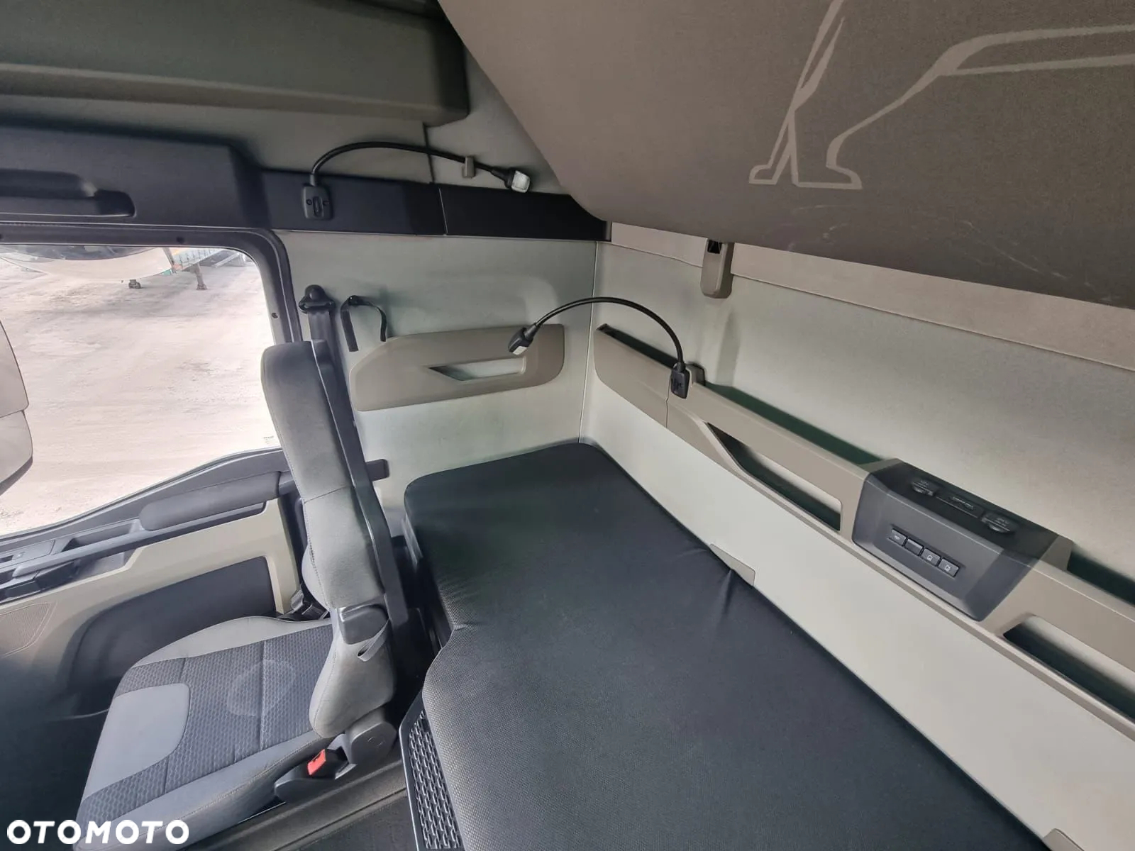MAN TGX 18.470 LOWDECK PO KONTRAKCIE DUZA KABINA RETARDER ASYSTENT MARTWEGO POLA SALON PL AUTOMAT ZBIORNIKI 1090 LITRÓW RADAR - 15