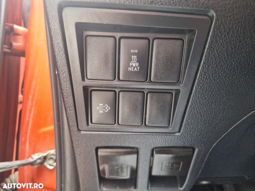 Toyota Hilux 4x4 Double Cab Executive - 11