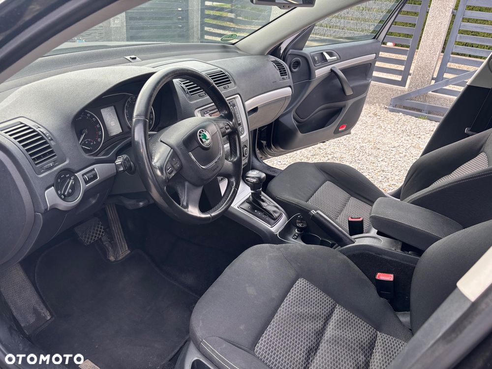Skoda Octavia 2.0 TDI DSG Ambiente - 10