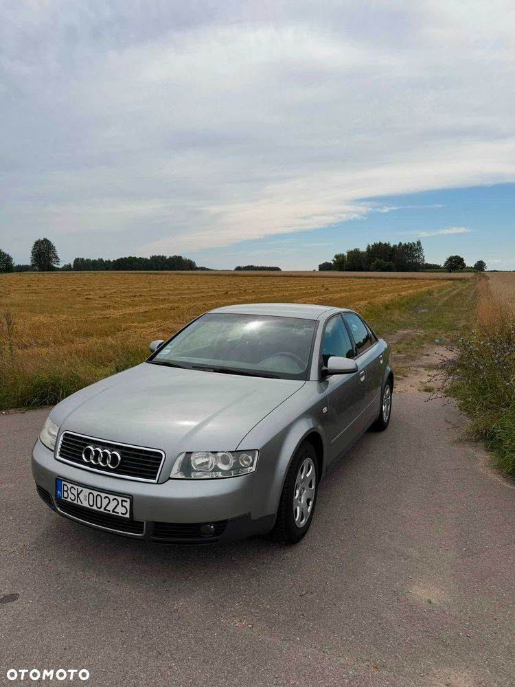 Audi A4 Limousine - 1