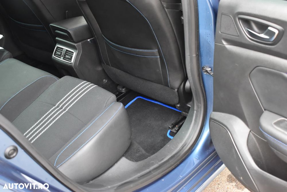 Renault Megane ENERGY TCe 205 EDC GT - 21