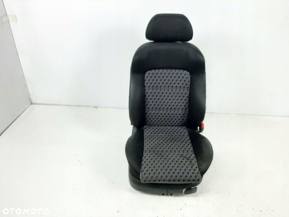 SEAT LEON I 1.9TDI 00R FOTEL PRAWY PASAZERA - 1