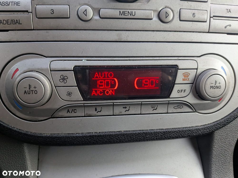 Ford Kuga 2.0 TDCi 4WD Titanium - 27