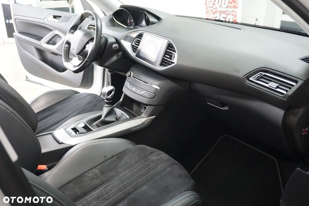 Peugeot 308 BlueHDi FAP 120 Stop&Start Style - 26