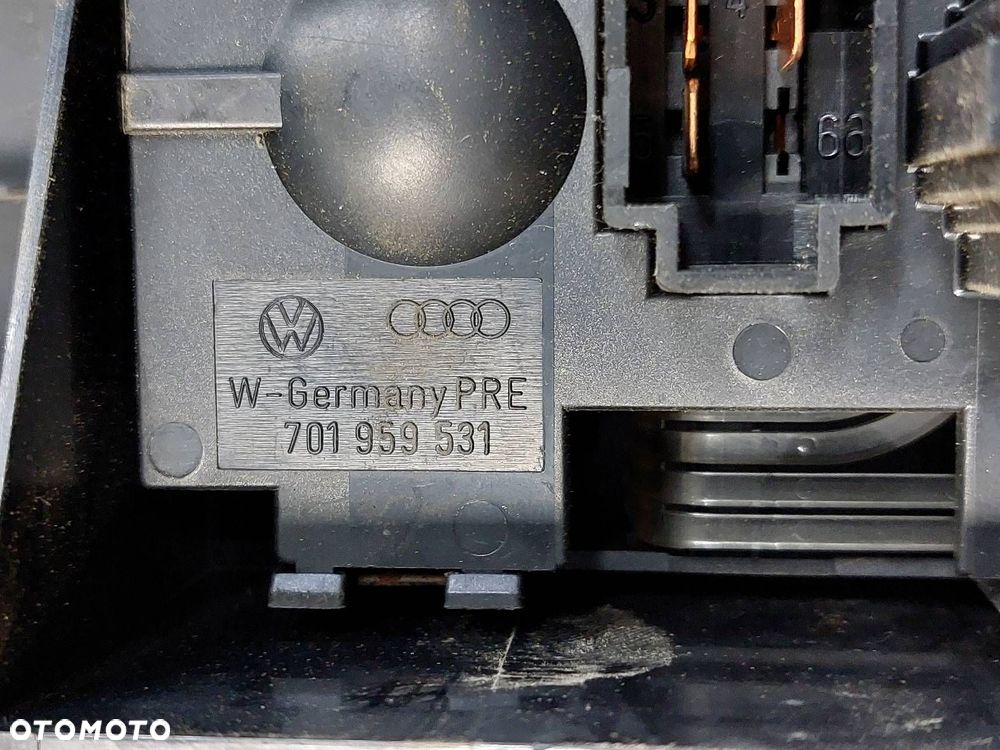 RAMKA KONSOLI ŚRODKOWA  VOLKSWAGEN TRANSPORTER T4 701959531 - 5