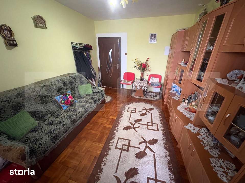 Apartament cu 3 camere, 50 mp, decomandat, zona Minerul — fotografia 1