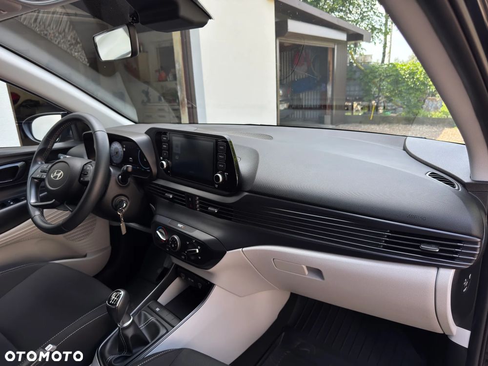 Hyundai i20 - 24