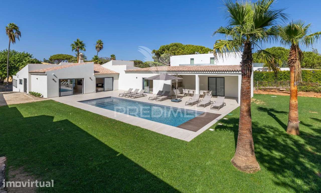 Arquitetura excecional. Interiores exclusivos. Privacidade absoluta... - Grande imagem: 4/40